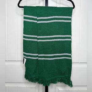Harry Potter Universal Studios Wizarding World Slytherin Green and White Scarf